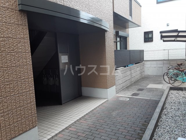 21/23 エントランス