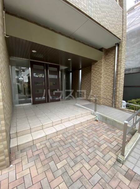 3/7 エントランス