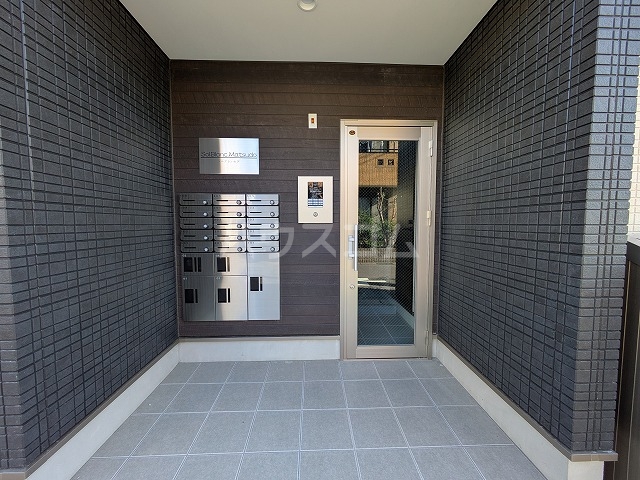 2/4 エントランス