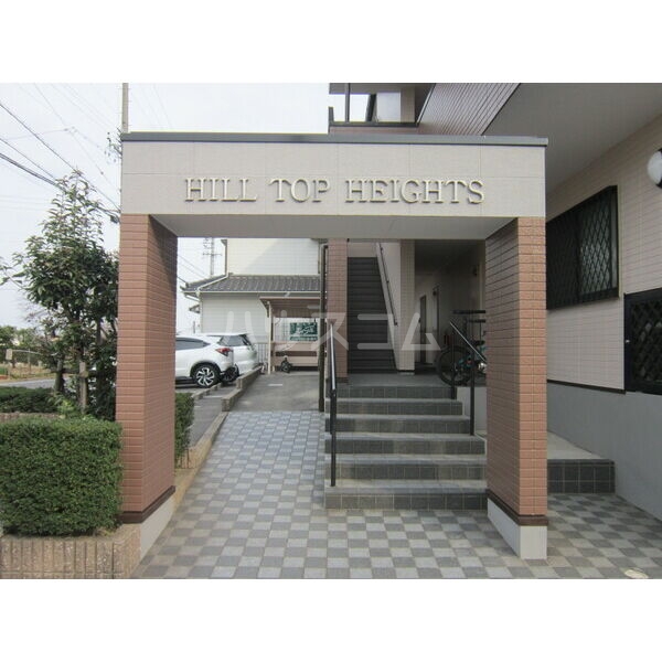 18/24 エントランス