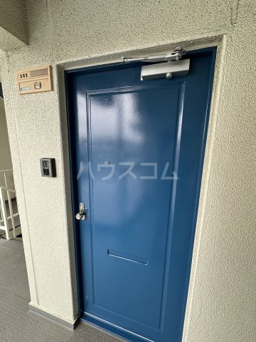 21/30 エントランス