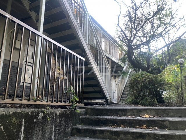 25/30 エントランス