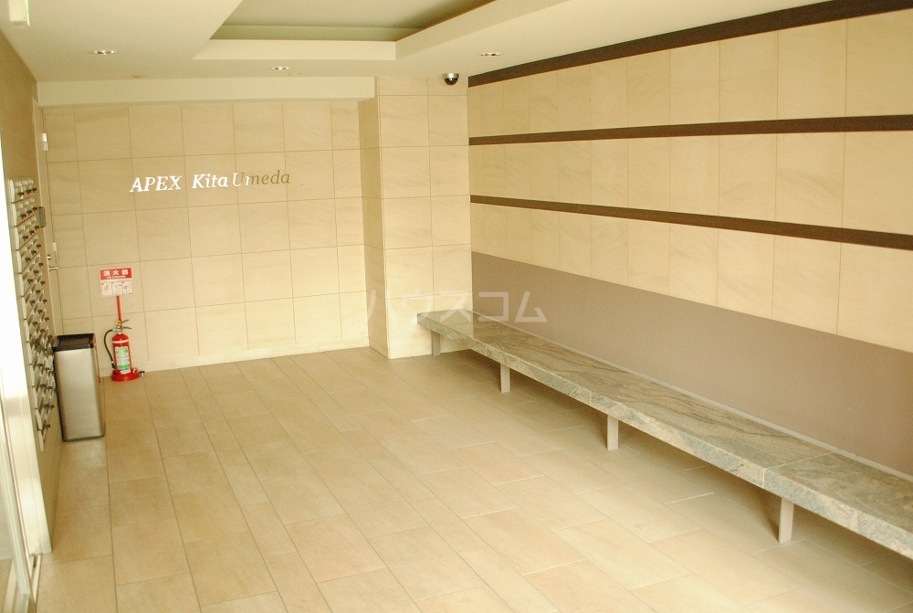 18/28 エントランス