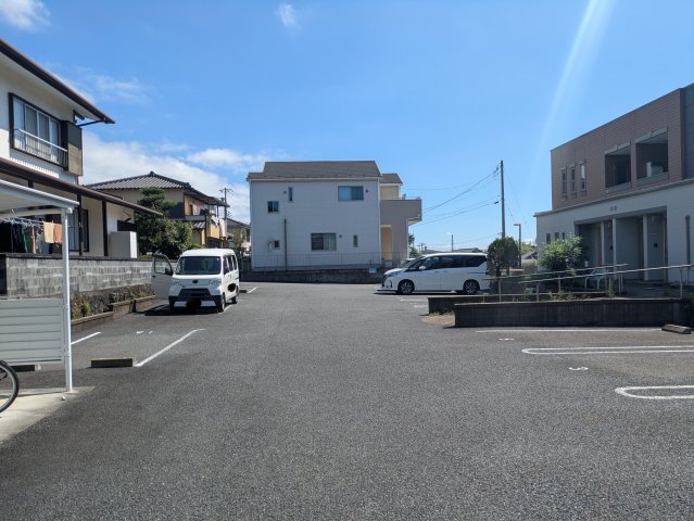 26/28 駐車場