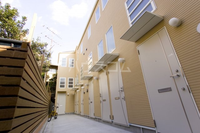 17/17 エントランス