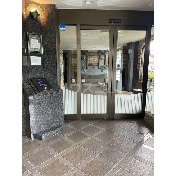 15/19 エントランス