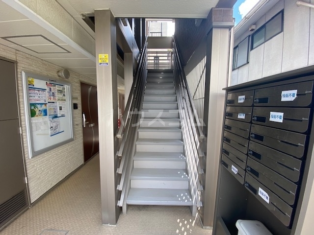 19/29 エントランス