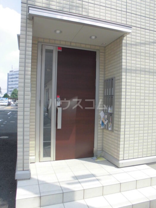 20/23 エントランス