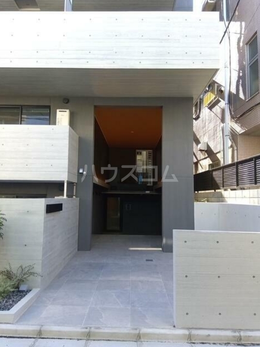 25/25 エントランス