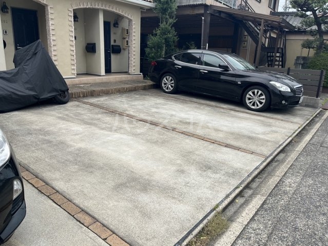 22/30 駐車場