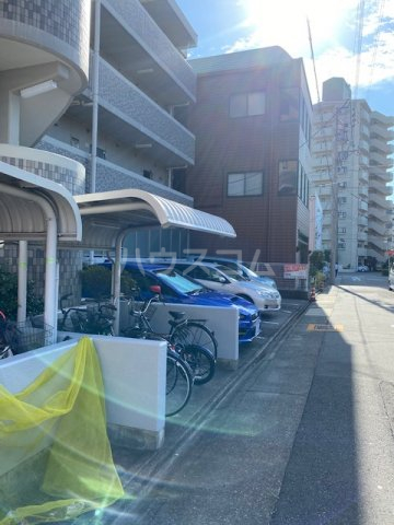 22/30 駐車場