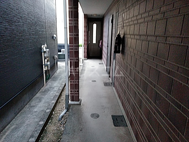 18/26 エントランス