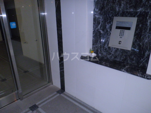 22/30 エントランス