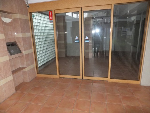 25/29 エントランス