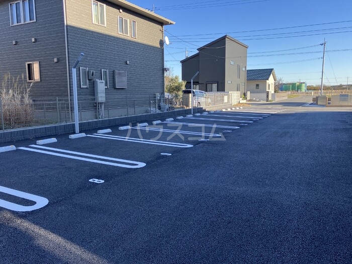 18/18 駐車場