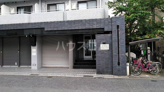 17/27 エントランス