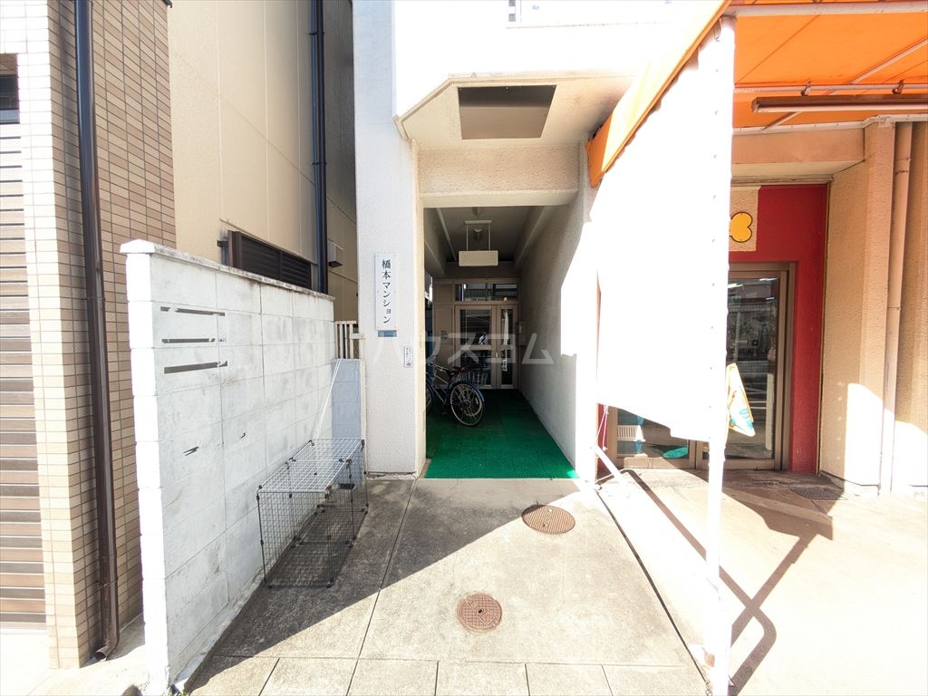 29/30 エントランス