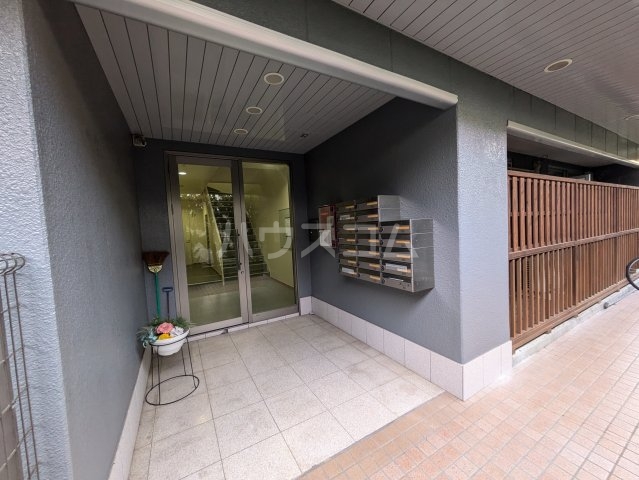 2/5 エントランス