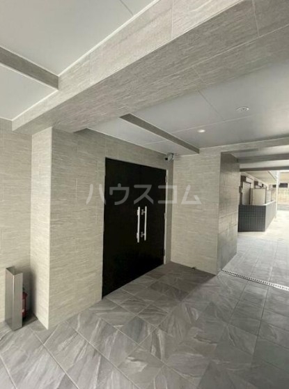 21/26 エントランス