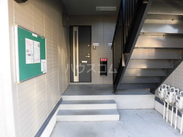 2/2 エントランス