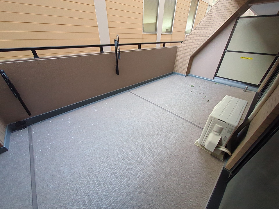 21/30 バルコニー