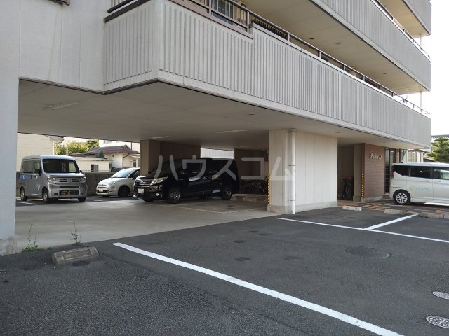 3/3 駐車場
