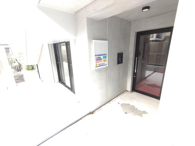 21/28 エントランス