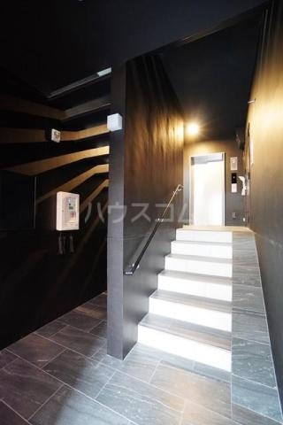 13/19 エントランス