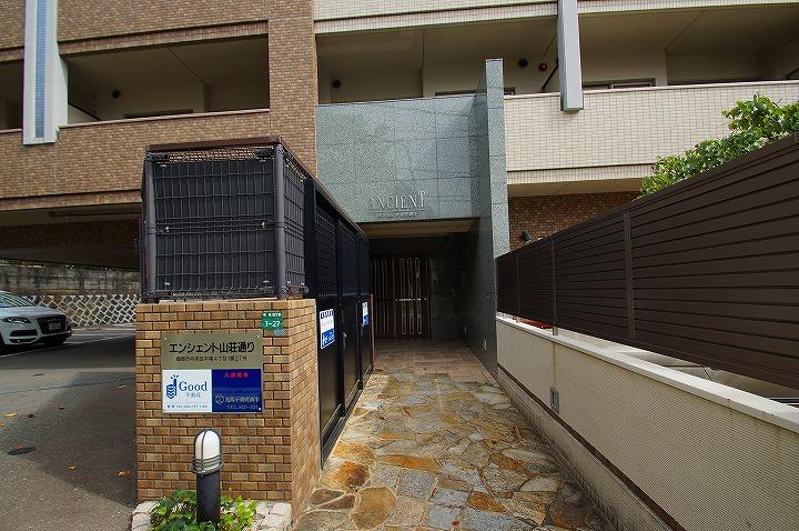 15/22 エントランス