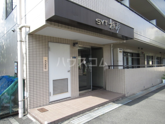 23/29 エントランス