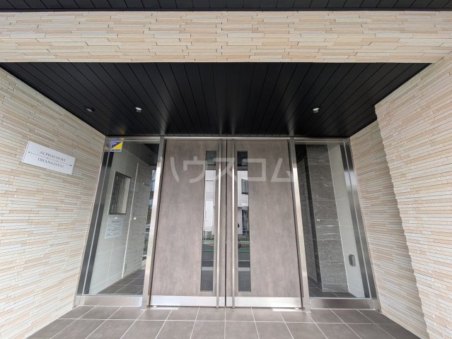 26/30 エントランス