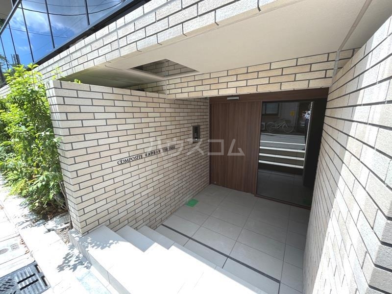 16/22 エントランス