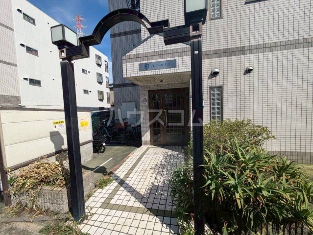 20/29 エントランス