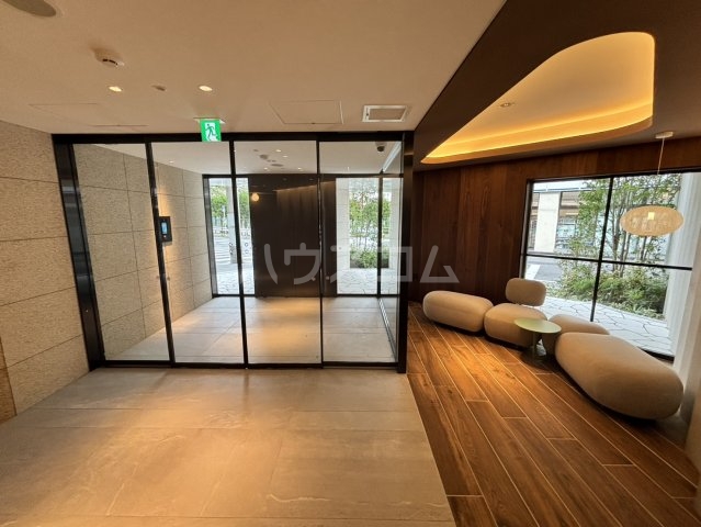 22/30 エントランス