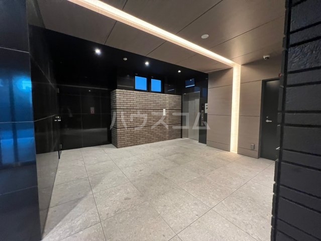 17/30 エントランス