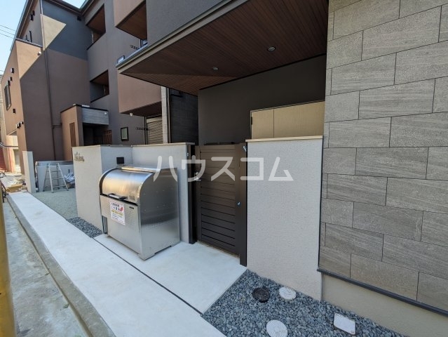 21/26 エントランス