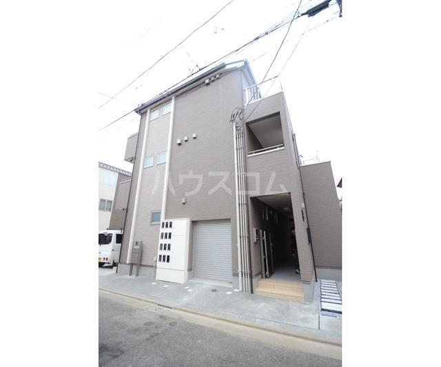 18/20 エントランス