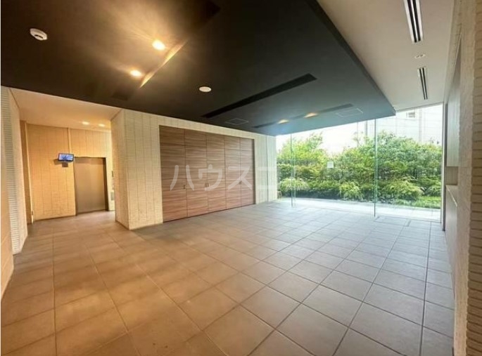 15/26 エントランス