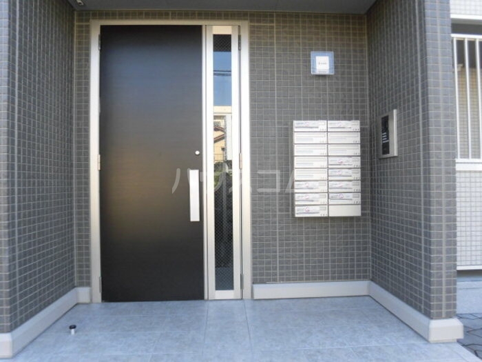 13/14 エントランス