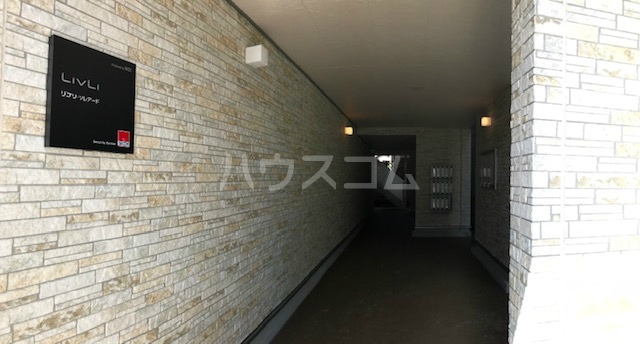 18/26 エントランス