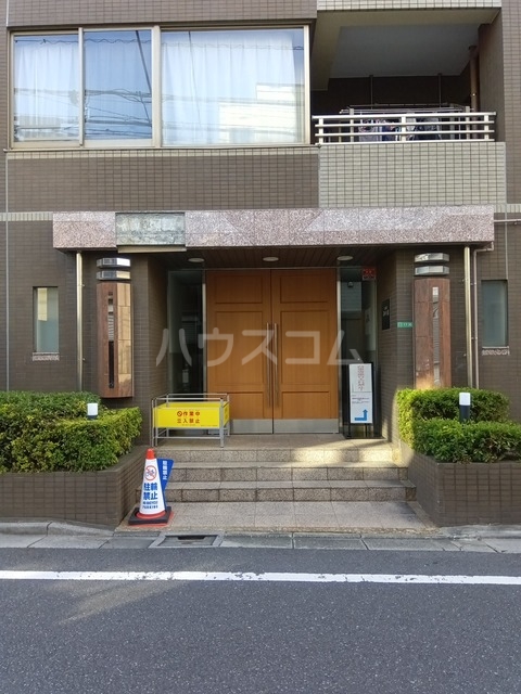 19/23 エントランス