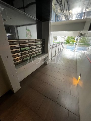 26/30 エントランス