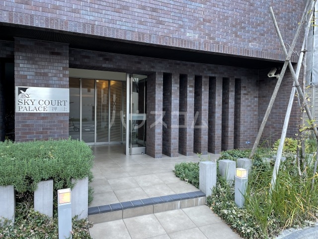 28/30 エントランス