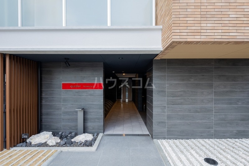 14/22 エントランス