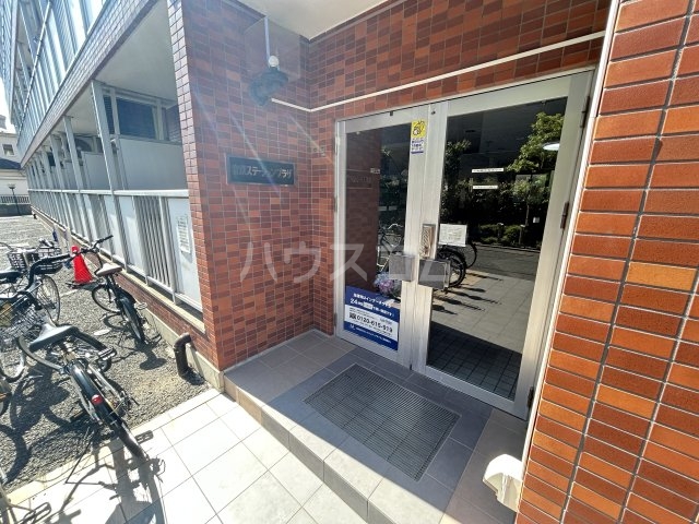 13/15 エントランス