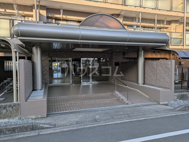 3/5 エントランス