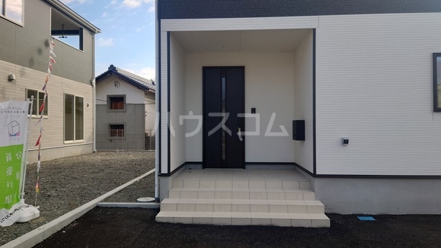 23/29 エントランス