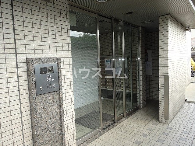 14/18 エントランス