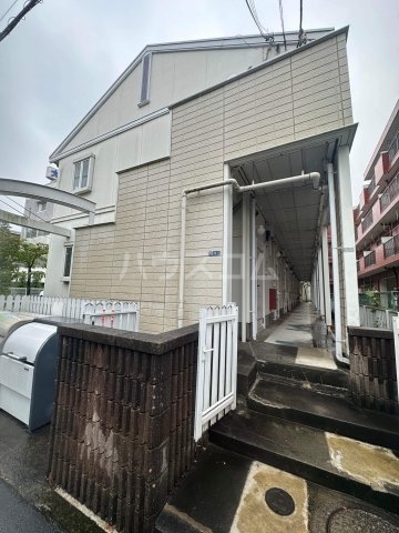 24/30 エントランス