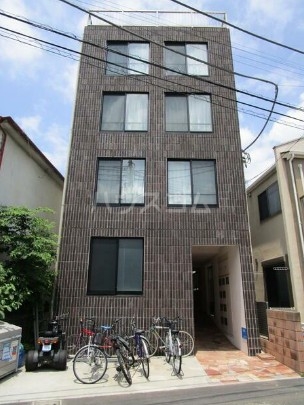 13/22 エントランス